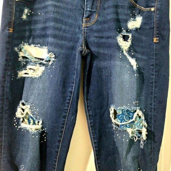 Bebe Women's Studded Distressed and Ripped Denim Jeans Size 28 - Picture 7 of 16